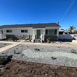 3 Bed 2 Bath Big Back Yard Centrally Located In Sd